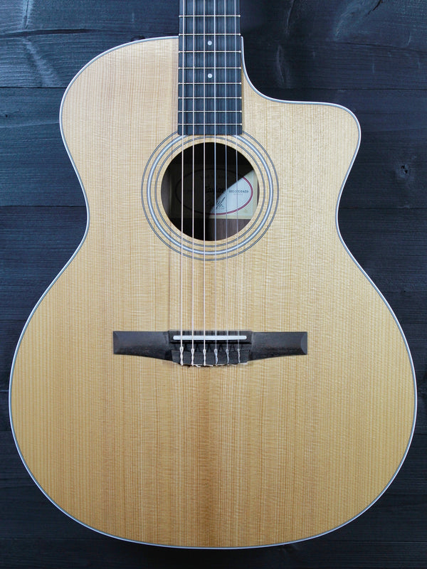 Taylor 214ce-N - Nylon String Walnut Grand Auditorium Acoustic / Electric Guitar