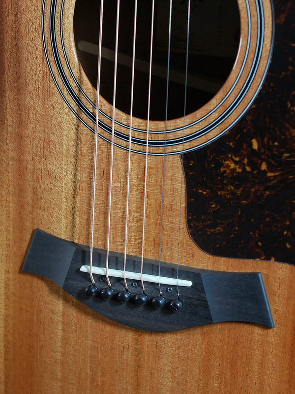 Taylor 324ce Studio Special Edition Shaded Edgeburst Acoustic-Electric Guitar