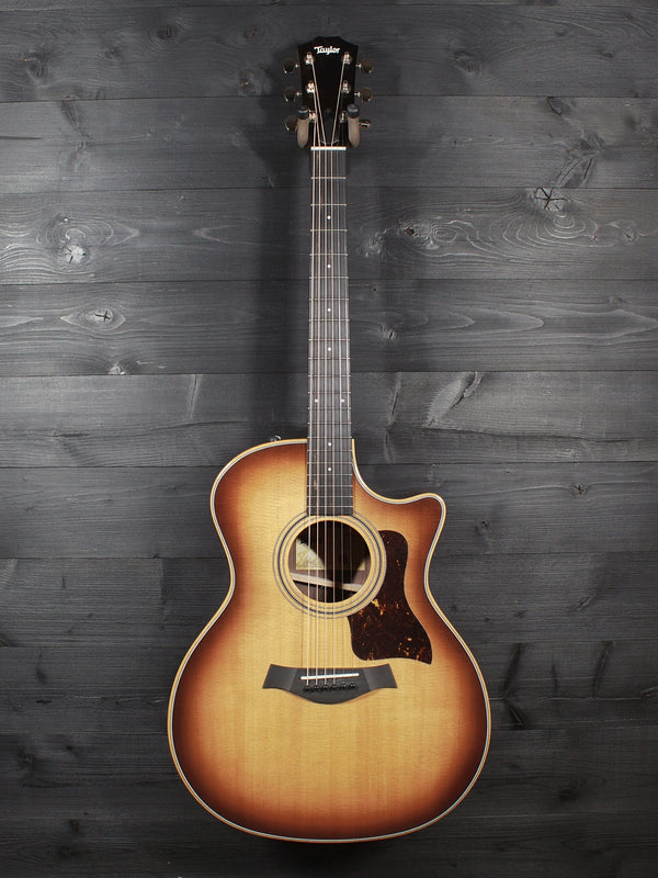 Close-up of the torrefied Sitka spruce top on Taylor 414ce Studio SEB