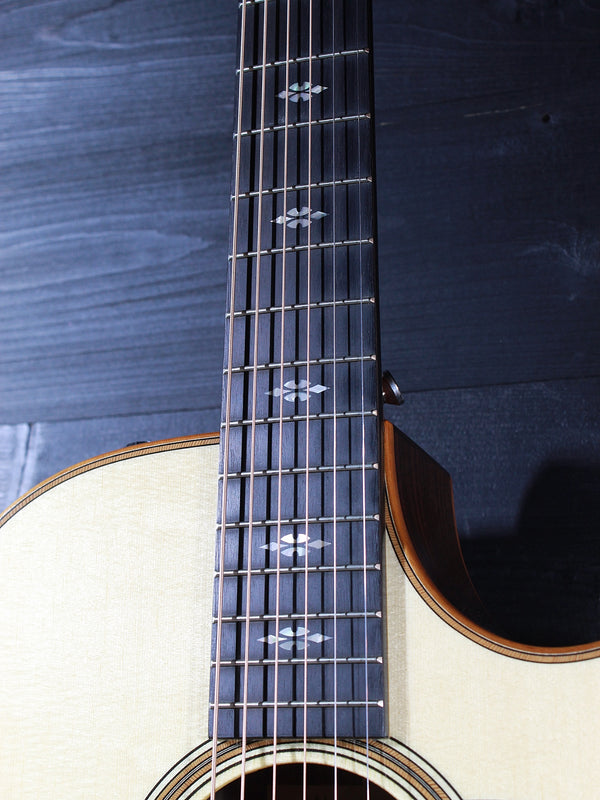Taylor 712ce 12-Fret Grand Concert Acoustic-Electric Guitar (2022) – Rosewood/Sitka Spruce – Mint Condition