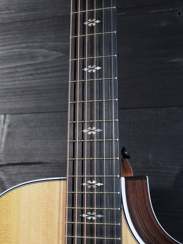 Solid Western Red Cedar top on Taylor 712ce Ebony fretboard 