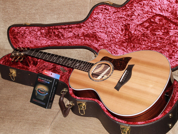 Solid Western Red Cedar top on Taylor 712ce in Hardshell case