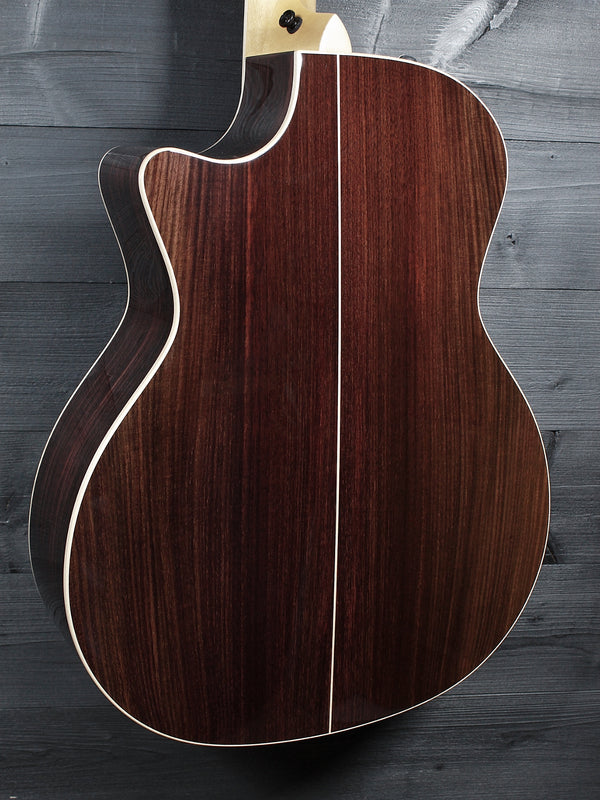 Taylor 814ce-N Nylon String – Western Red Cedar Top / Rosewood Acoustic-Electric Guitar