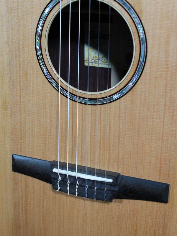 Taylor 814ce-N Nylon String – Western Red Cedar Top / Rosewood Acoustic-Electric Guitar