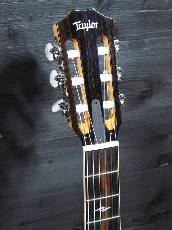 Taylor 814ce-N Nylon String – Western Red Cedar Top / Rosewood Acoustic-Electric Guitar