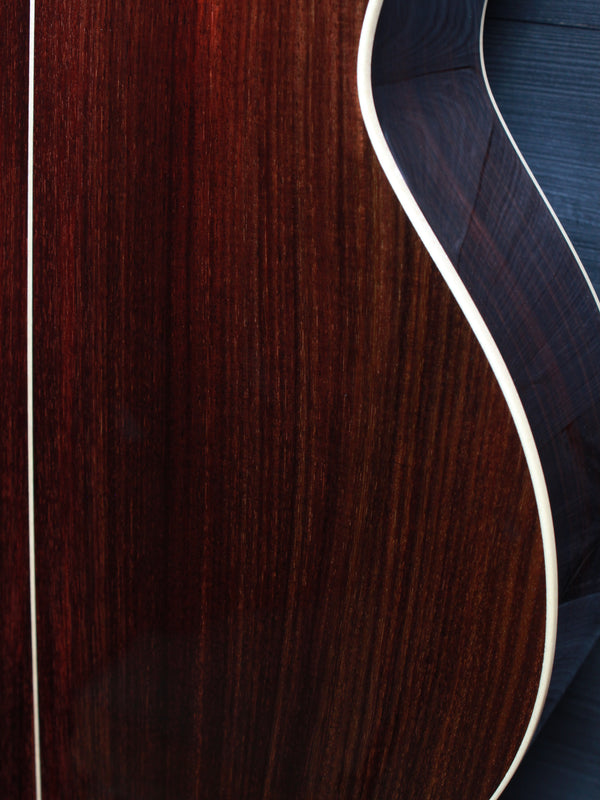 Taylor 814ce-N Nylon String – Western Red Cedar Top / Rosewood Acoustic-Electric Guitar