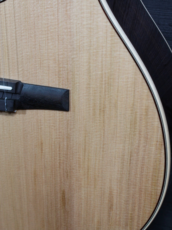 Taylor 814ce-N Nylon String – Western Red Cedar Top / Rosewood Acoustic-Electric Guitar
