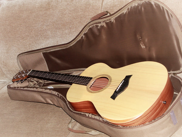 Taylor Academy 12 Acoustic Guitar Natural w/ Travel Bag