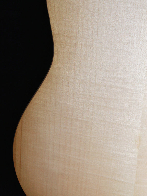 Taylor AD27E Flametop Special Edition - Maple Grand Pacific