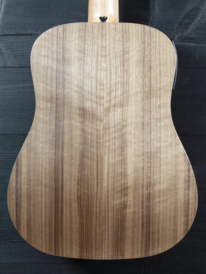 Baby Taylor BT1e layered walnut back and sides
