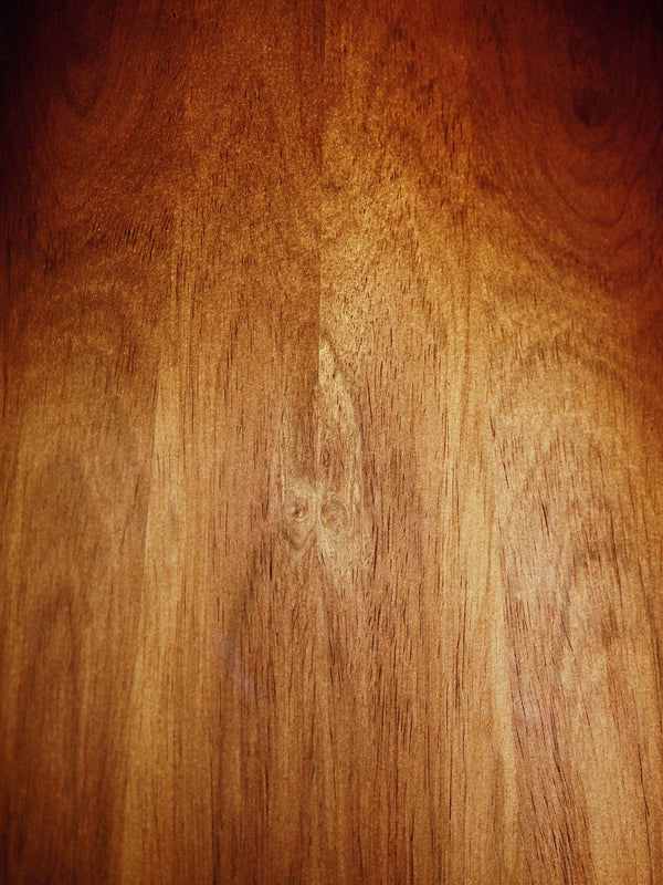 Beautiful figured Honduran Rosewood back showcasing exceptional grain and Shaded Edgeburst finish.