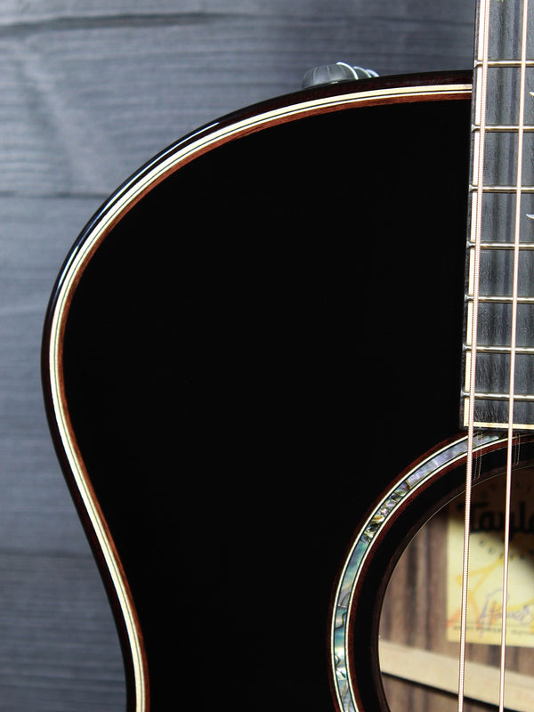 Pre-Owned Taylor Builder’s Edition 814ce Blacktop Rosewood Acoustic-Electric Guitar