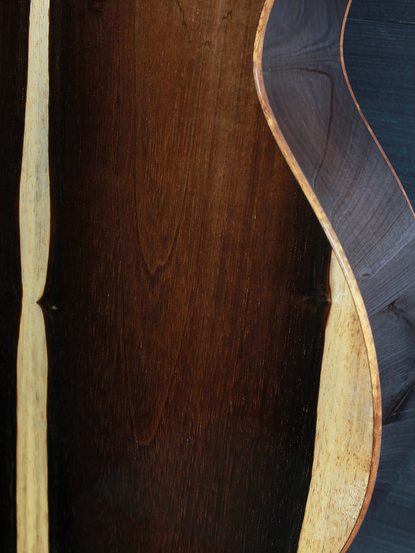 Taylor Custom Grand Auditorium – AAA Brazilian Rosewood & Sinker Cypress