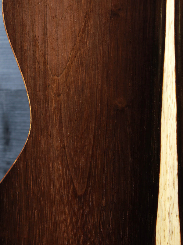 Taylor Custom Grand Auditorium – AAA Brazilian Rosewood & Sinker Cypress
