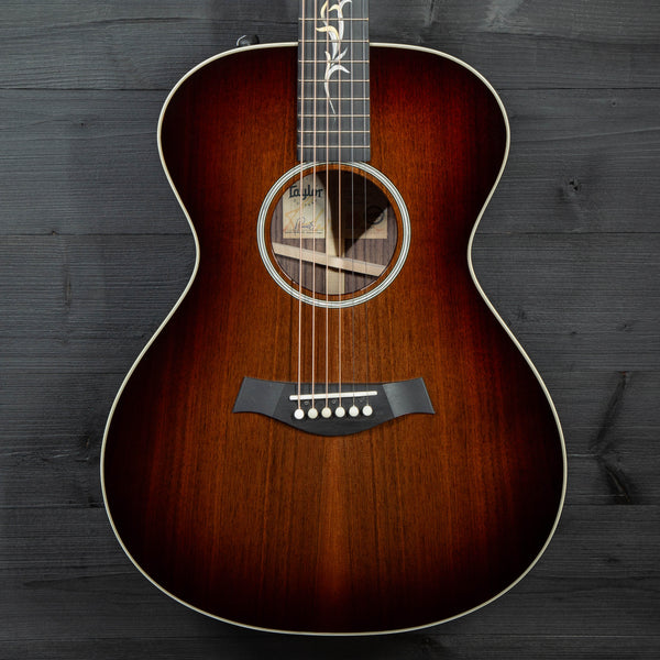 Taylor Custom Grand Concert C22e B3025 w/ Custom Circa 74 Acoustic PA