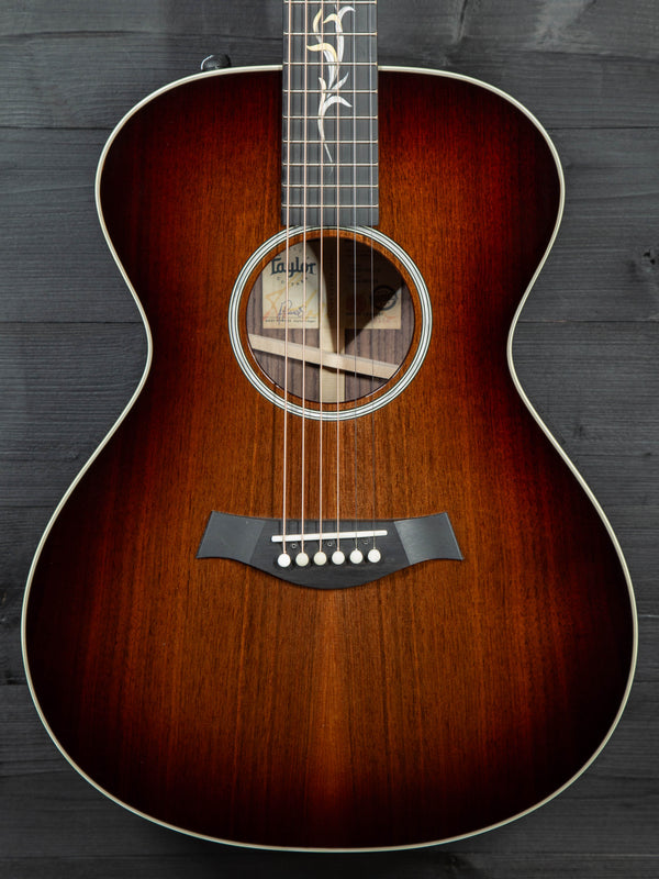 Taylor Custom Grand Concert C22e B3025 w/ Custom Circa 74 Acoustic PA