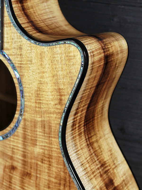 Taylor Custom Grand Auditorium – Premium Hawaiian Koa / Adirondack Performance X-Bracing / Tobias Music Exclusive