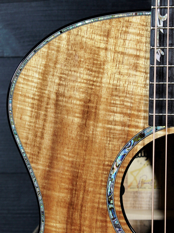 Taylor Custom Grand Auditorium – Premium Hawaiian Koa / Adirondack Performance X-Bracing / Tobias Music Exclusive