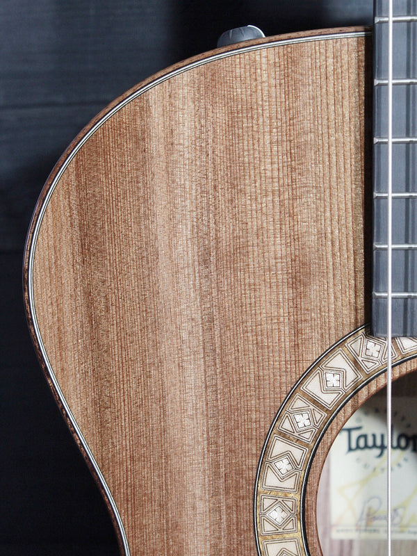 Taylor Custom Grand Concert Nylon-String Namm C12ce-N B3046