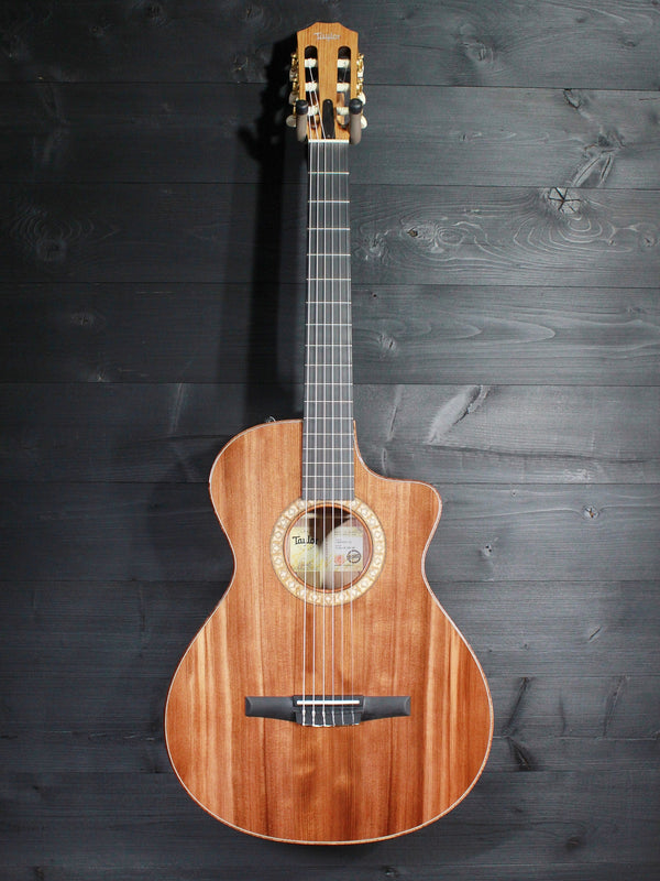 Taylor Custom Grand Concert Nylon-String Namm C12ce-N B3046