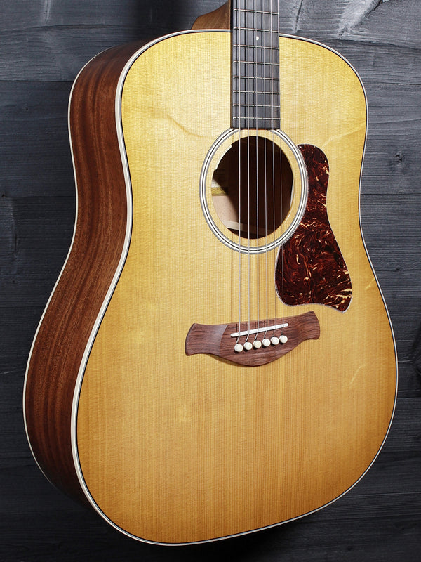Taylor Gold Label 510e Trey Hensley Signature Model — Antique Blond Acoustic-Electric Guitar