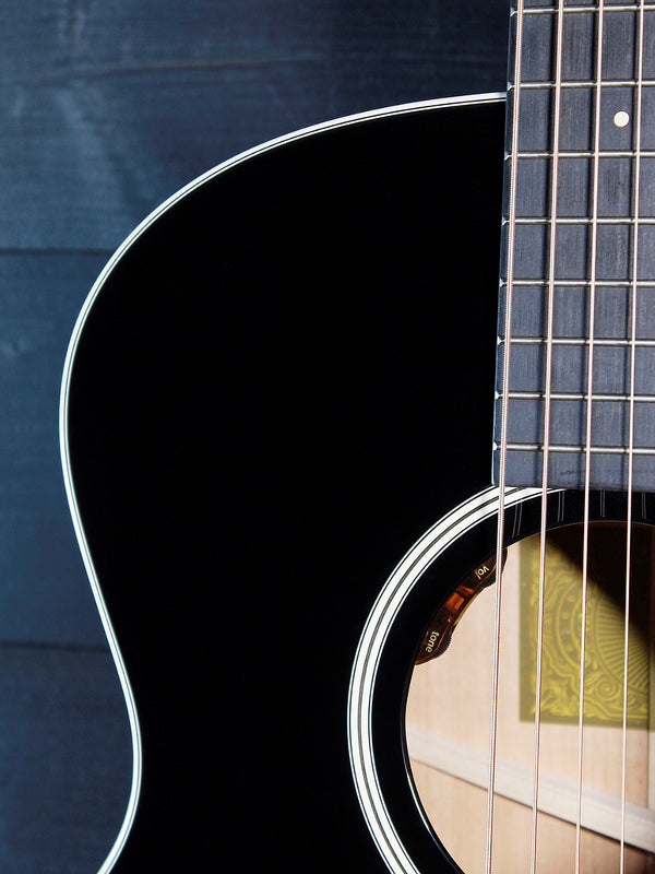 Taylor Gold Label 514e Blacktop with torrefied spruce top close up