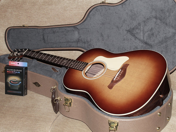 Taylor Gold Label 717e Sunburst celuxe Hardshell case