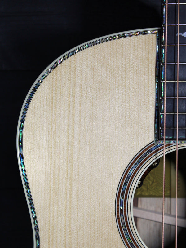 Taylor Gold Label 917e LTD Brazilian Rosewood / Adirondack Acoustic-Electric Guitar