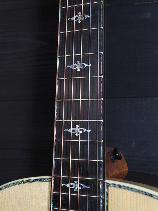 Taylor Gold Label 917e LTD Brazilian Rosewood / Adirondack Acoustic-Electric Guitar