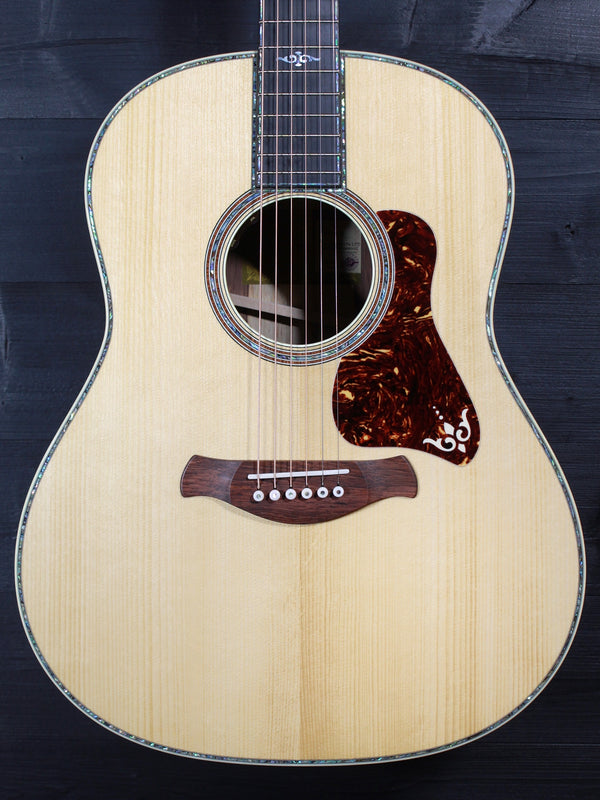 Taylor Gold Label 917e LTD Brazilian Rosewood / Adirondack Acoustic-Electric Guitar