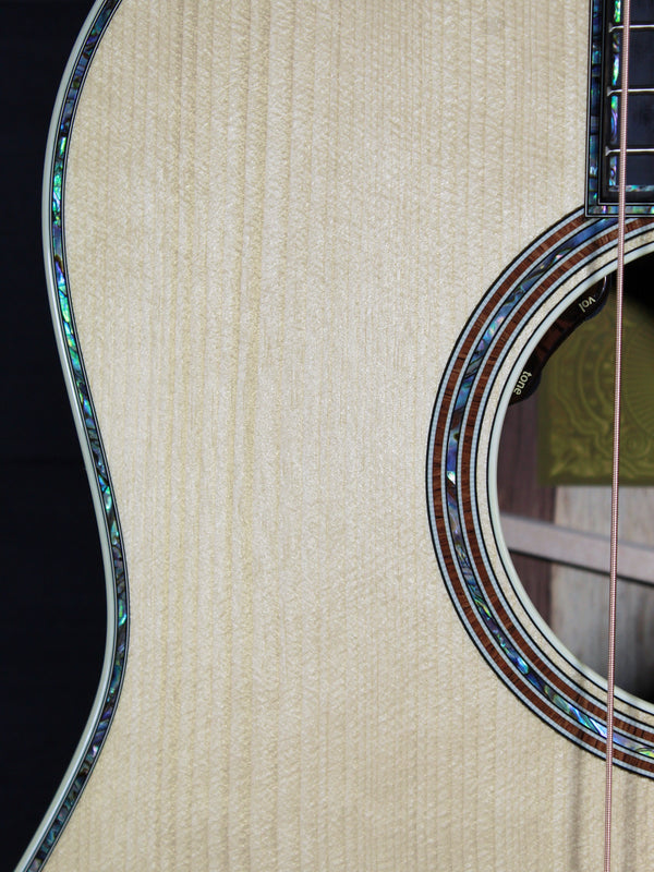 Taylor Gold Label 917e LTD Brazilian Rosewood / Adirondack Acoustic-Electric Guitar