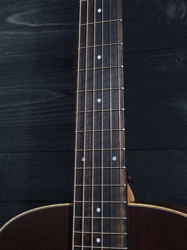 Taylor GS Mini-e SB acoustic-electric guitar with Sunburst finish Ebony Fretboard 