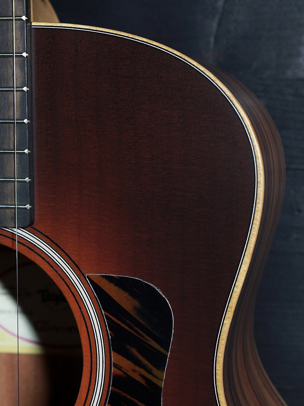 Taylor GS Mini-e SB acoustic-electric guitar with Sunburst finish Upper bout wood grain