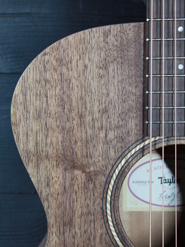 Taylor Academy 22e Walnut w/ Travel Bag Demo Acoustic-Electric Guitar