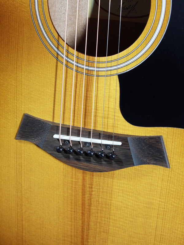 Taylor 112ce Honeyburst Special Edition Sapele / Spruce Acoustic-Electric Guitar