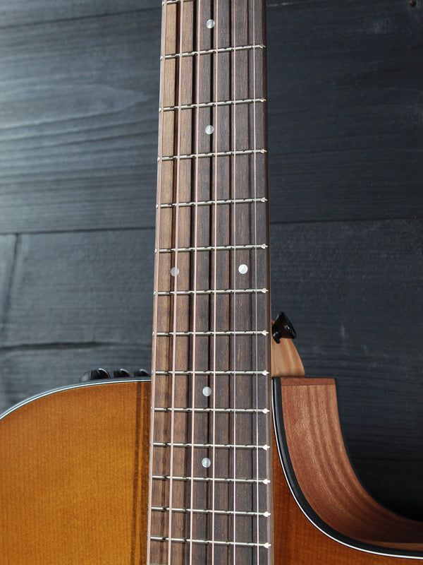 Taylor 112ce Honeyburst Special Edition Sapele / Spruce Acoustic-Electric Guitar