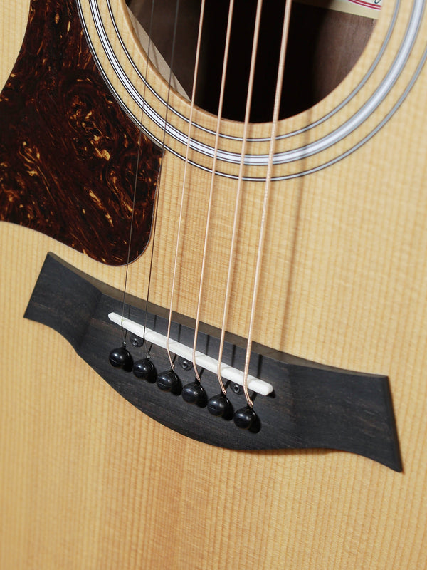 Taylor 212ce Left-Handed Walnut Grand Concert Acoustic-Electric Guitar - Natural