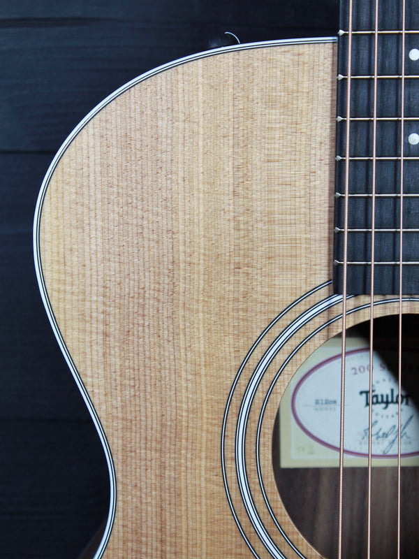 Taylor 212ce Walnut Grand Concert Acoustic-Electric Guitar - Natural Demo Model