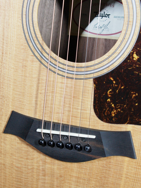 Taylor 212ce Walnut Grand Concert Acoustic-Electric Guitar - Natural Demo Model