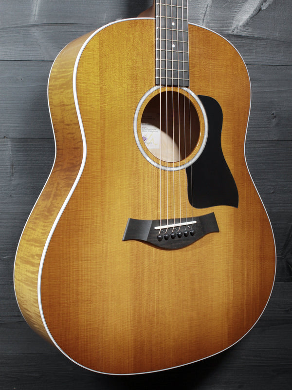 Taylor 217e Plus Special Edition Honeyburst Maple / Torrified Spruce Grand Pacific