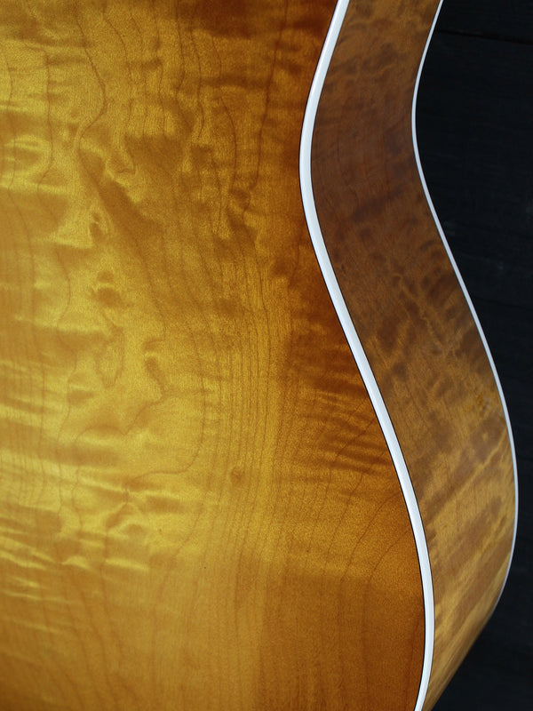 Taylor 217e Plus Special Edition Honeyburst Maple / Torrified Spruce Grand Pacific