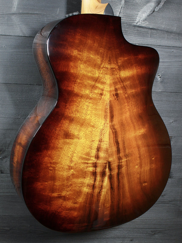 Taylor 224ce K-DLX Left-Handed Koa Deluxe Grand Auditorium Acoustic-Electric Guitar