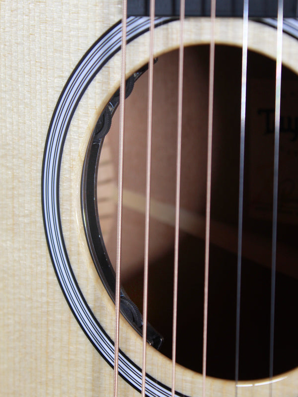 Taylor 314ce Next Generation Sapele / Spruce Acoustic-Electric Guitar w/ Claria Pickup