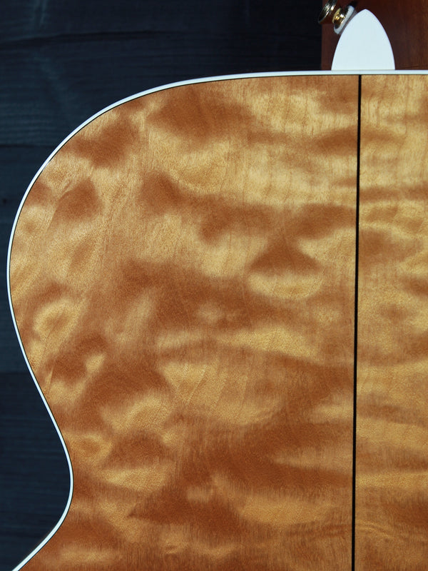 Pre-Owned Taylor Guitars 655e Jumbo Quilted Maple 12-String c.1996