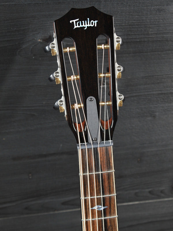 Taylor 812ce 12-Fret Rosewood / Spruce Grand Concert Acoustic-Electric