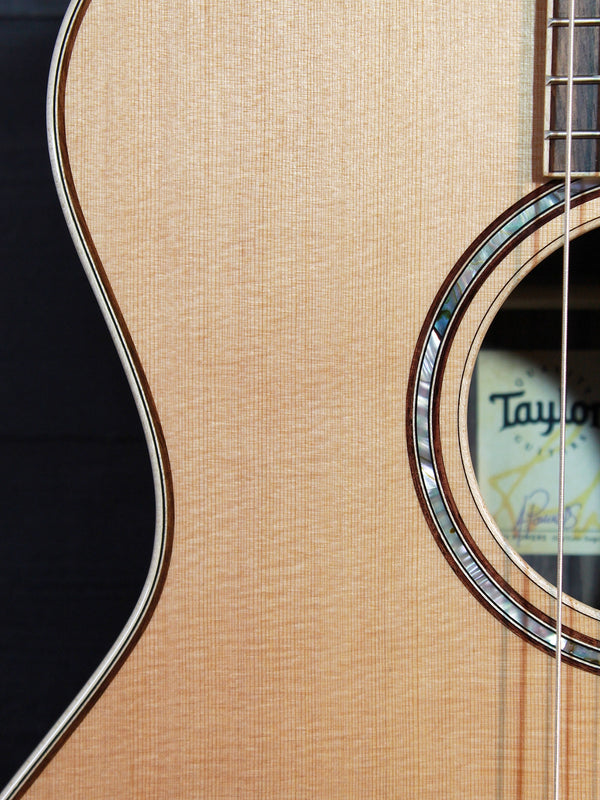 Taylor 814ce-N Nylon String Cedar Top Acoustic-Electric Guitar