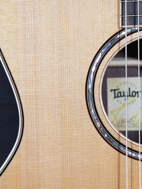 Taylor 814ce-N Nylon String Western Red Cedar Top Acoustic-Electric Guitar