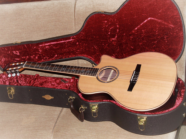 Taylor 814ce-N Nylon String Western Red Cedar Top Acoustic-Electric Guitar