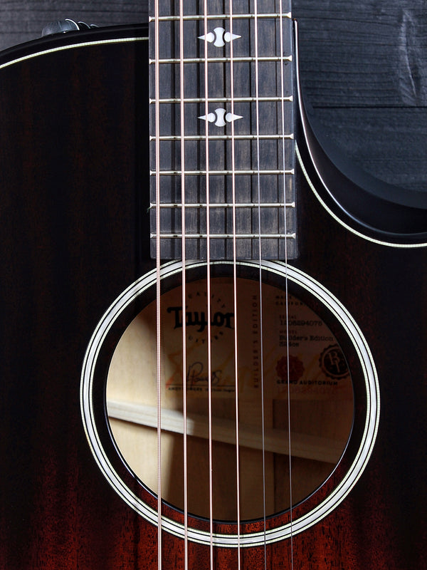 Taylor Builder’s Edition 324ce Urban Ash / Mahogany Top