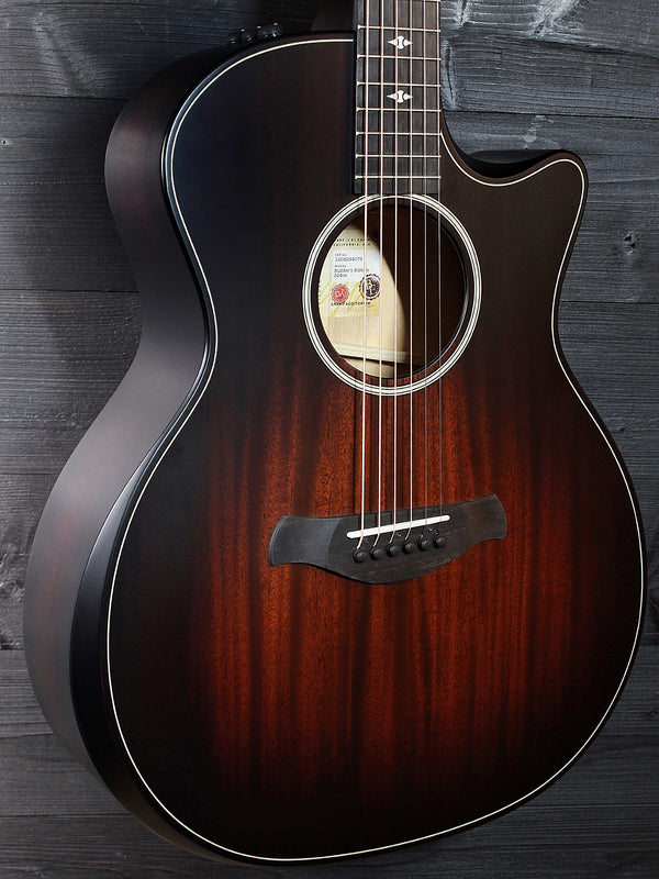 Taylor Builder’s Edition 324ce Urban Ash / Mahogany Top